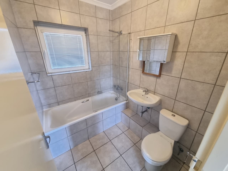 2 Bedroom Property for Sale in Klein Drakenstein Western Cape